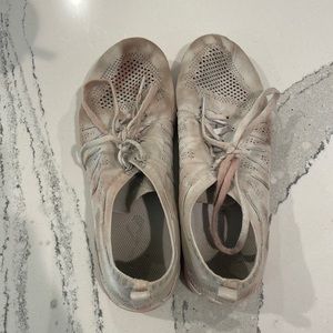 Infinity cheer shoes